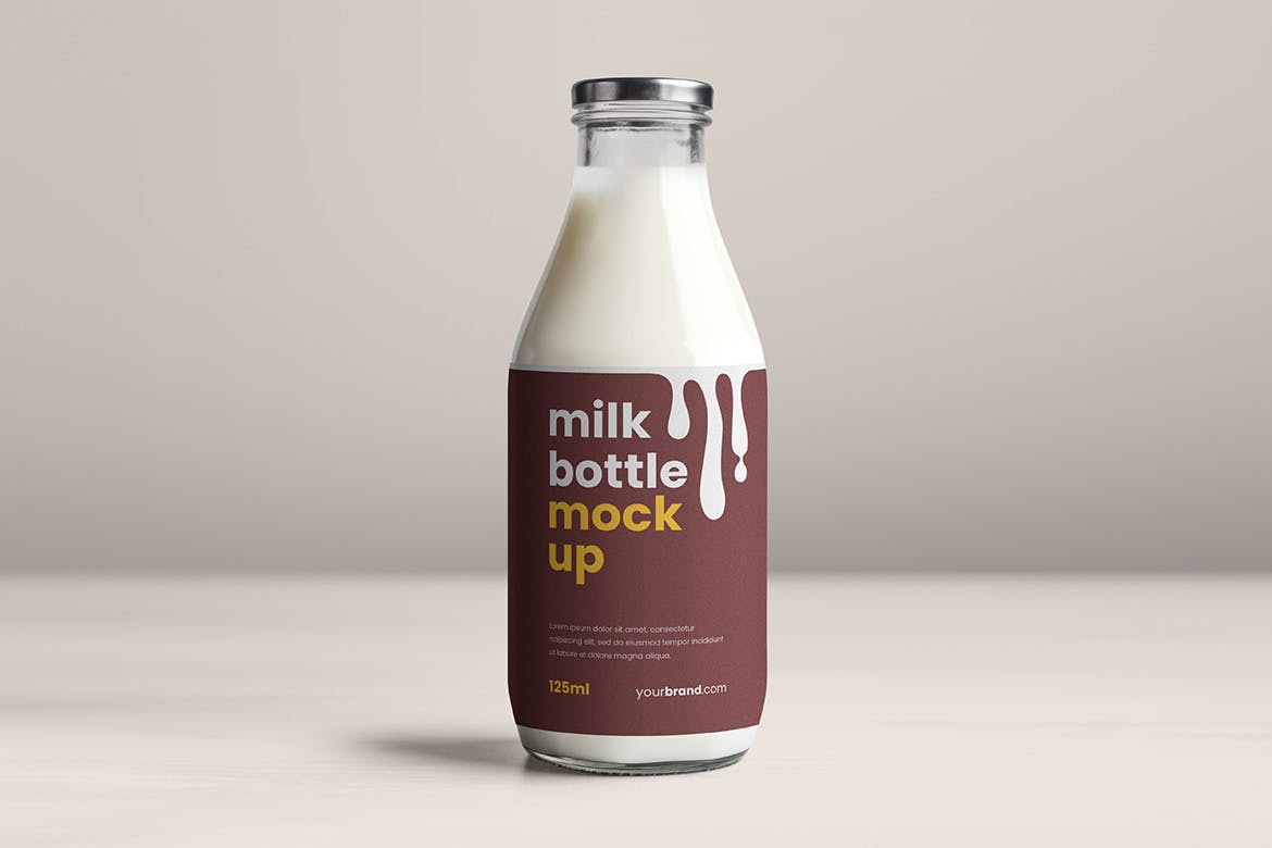 3个质感满满的奶瓶模型PSD样机素材