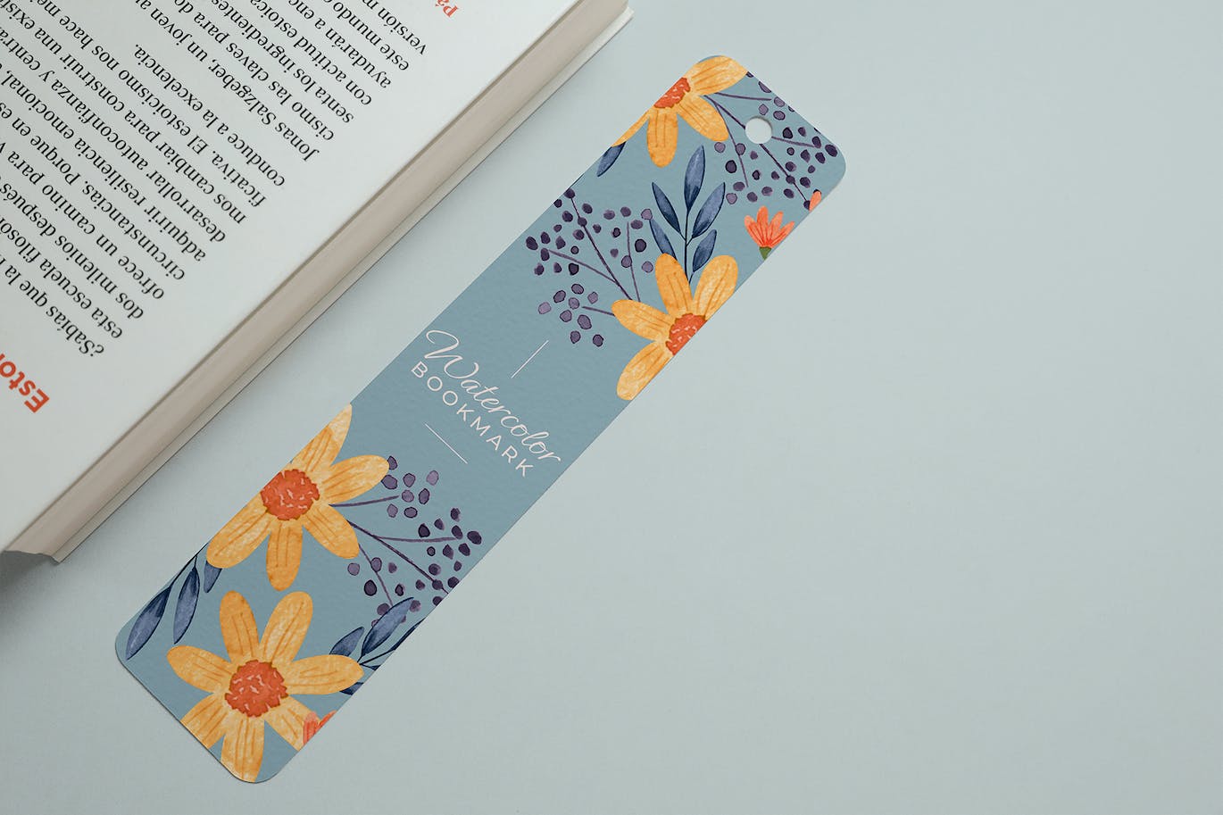 3个逼真的书签实物模型PSD样机素材