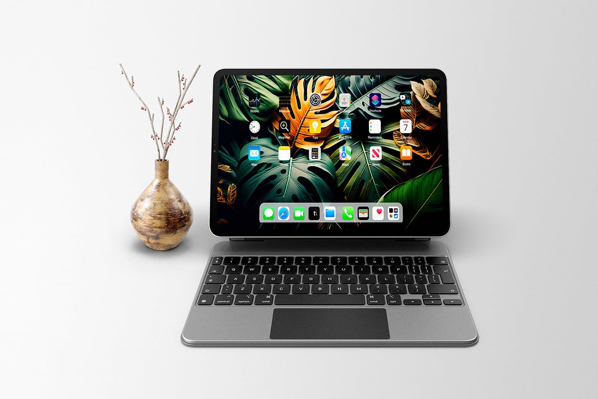 带实物键盘的iPad Pro样机PSD模型素材包