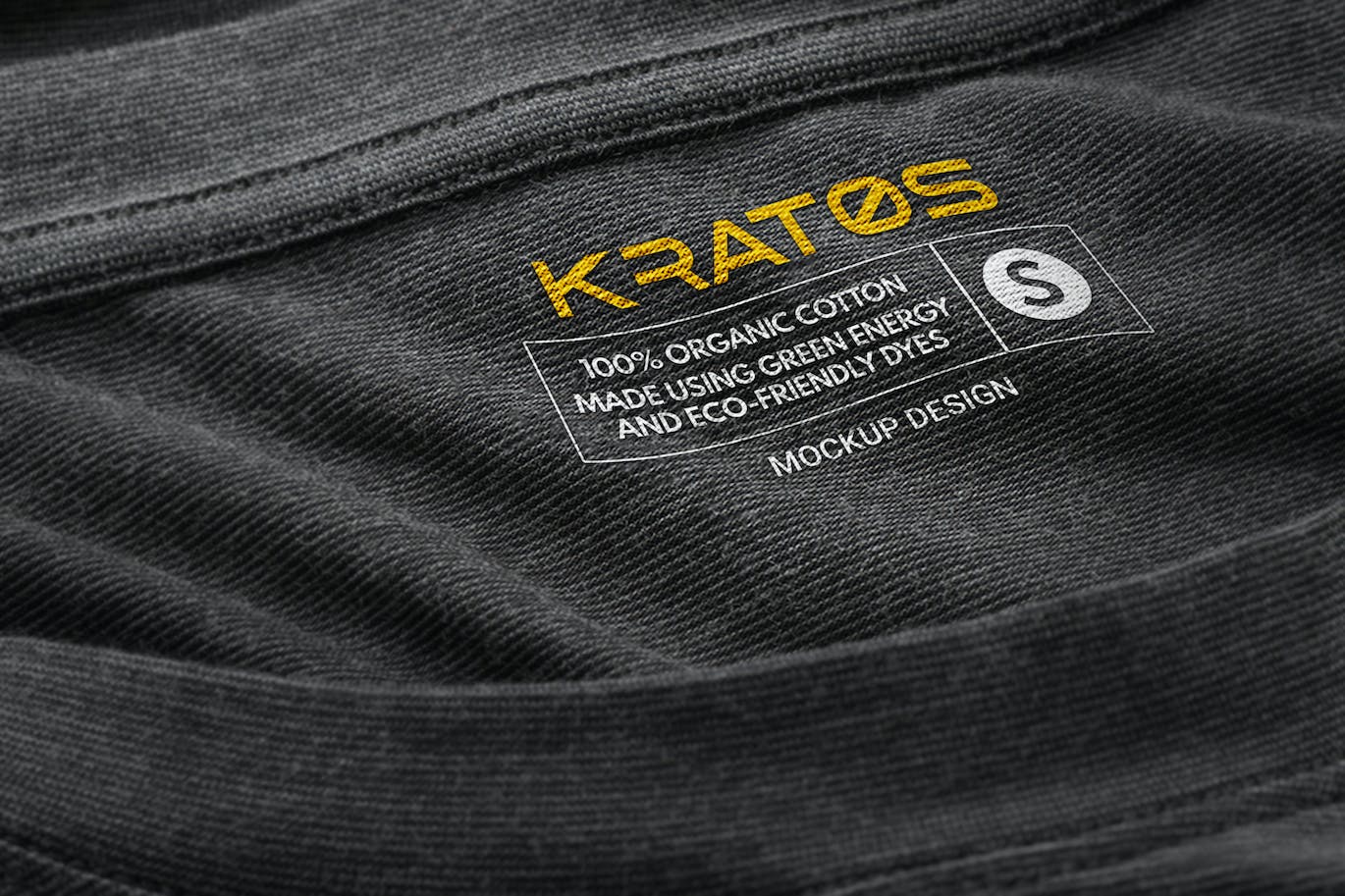 细节满满的带标签T恤PSD样机素材