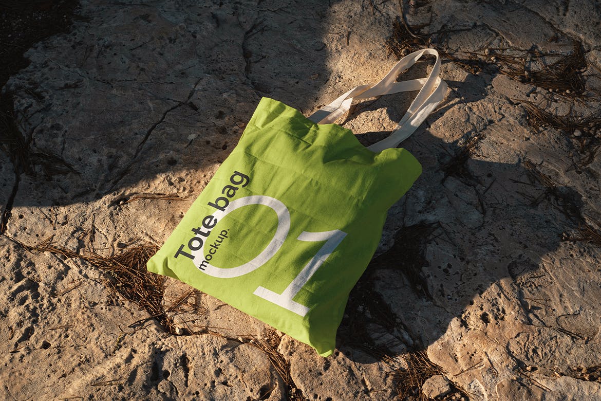 效果非常自然的手提袋PSD样机素材包