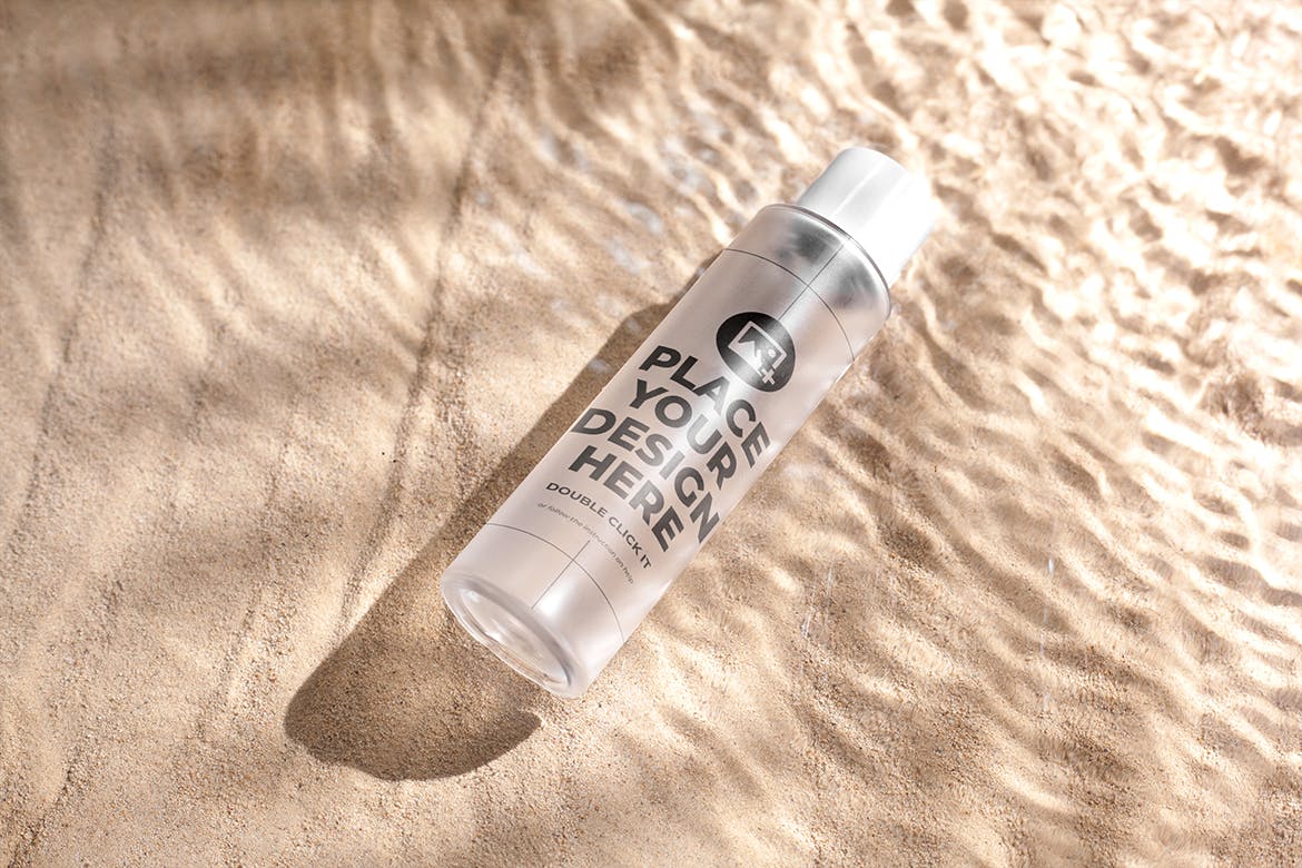 光感十足的沙子水波背景上的血清瓶子PSD样机素材