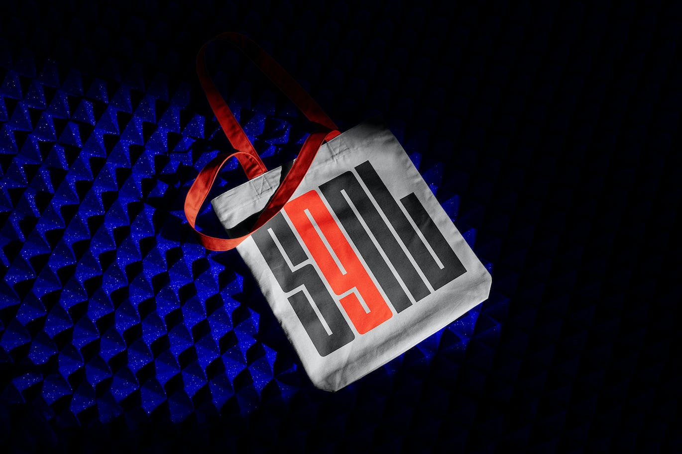 10个不同类型的品牌设计PSD模型素材包