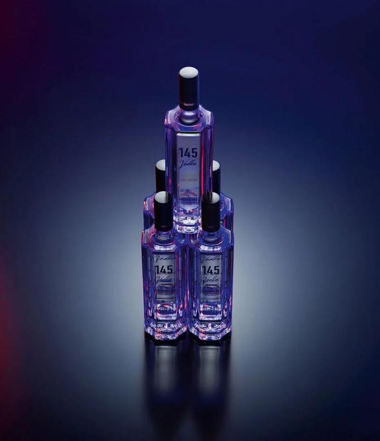 五套高级又好看的饮品玻璃瓶包装设计欣赏