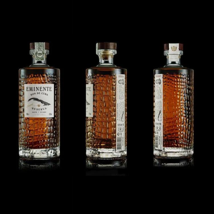 五套高级又好看的饮品玻璃瓶包装设计欣赏