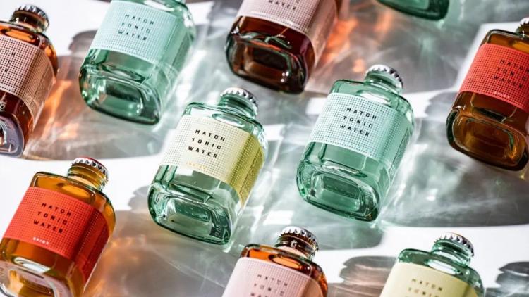 五套高级又好看的饮品玻璃瓶包装设计欣赏