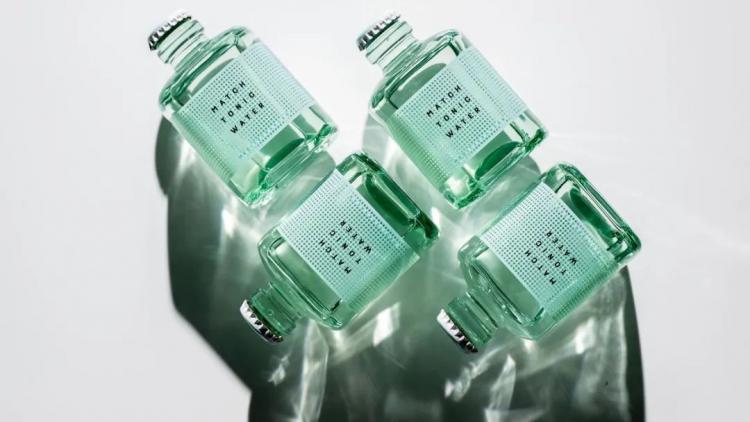 五套高级又好看的饮品玻璃瓶包装设计欣赏