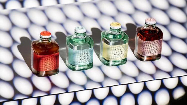 五套高级又好看的饮品玻璃瓶包装设计欣赏