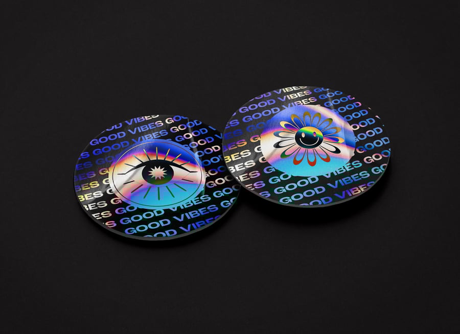 全息风格圆形贴纸PSD样机素材包