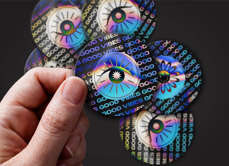 全息风格圆形贴纸PSD样机素材包