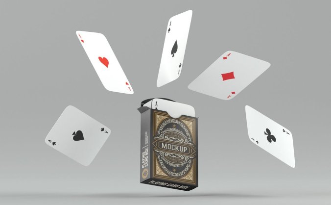 带扑克牌的扑克盒包装设计PSD样机